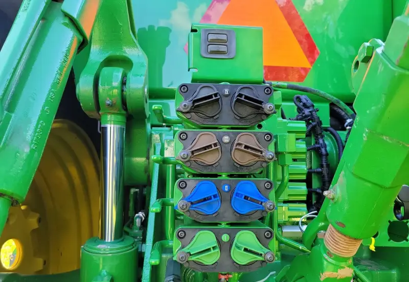2013 John Deere 8260R photo 31