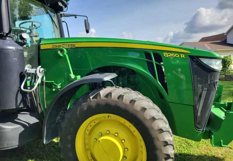 2013 John Deere 8260R photo 26