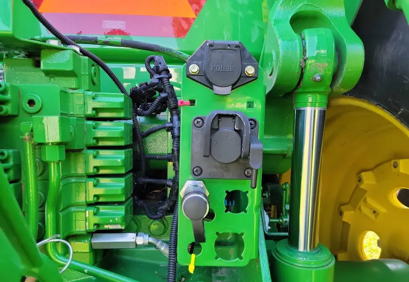 2013 John Deere 8260R photo 25
