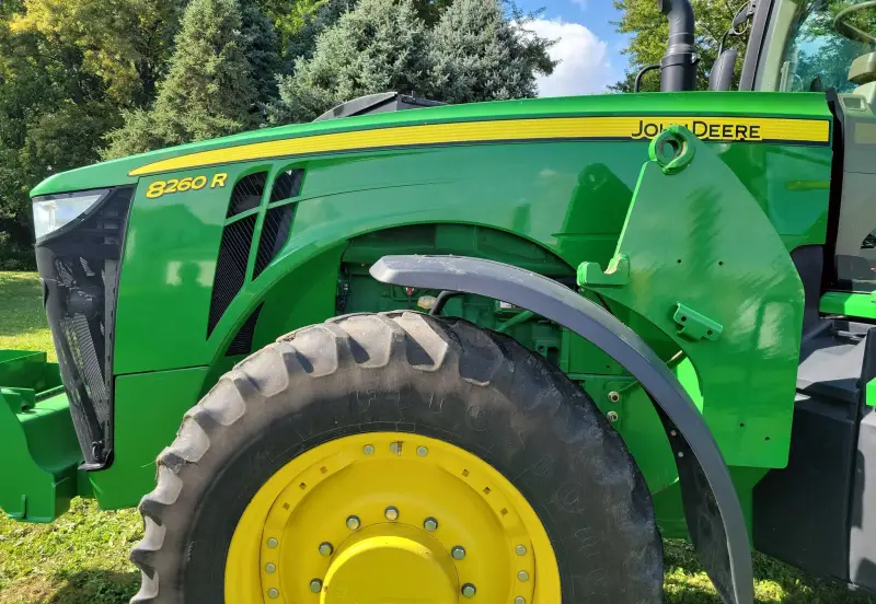 2013 John Deere 8260R photo 10
