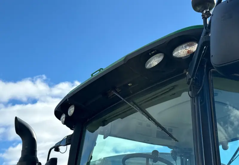 2013 John Deere 8260R photo 18