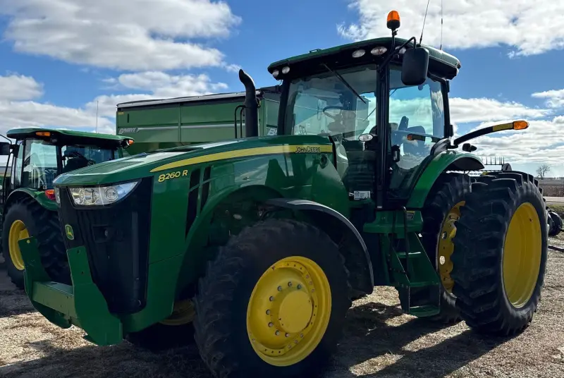 2013 John Deere 8260R photo 90