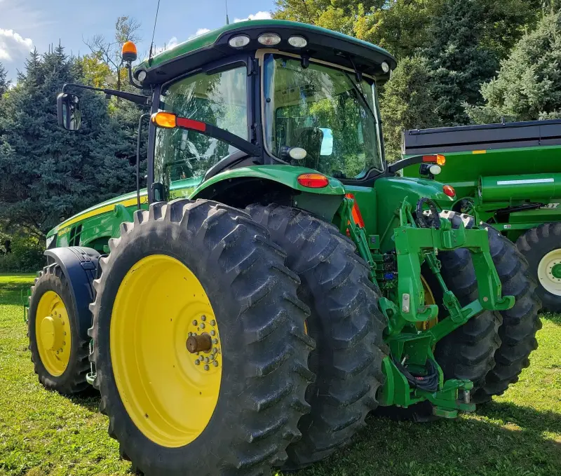 2013 John Deere 8260R photo 7