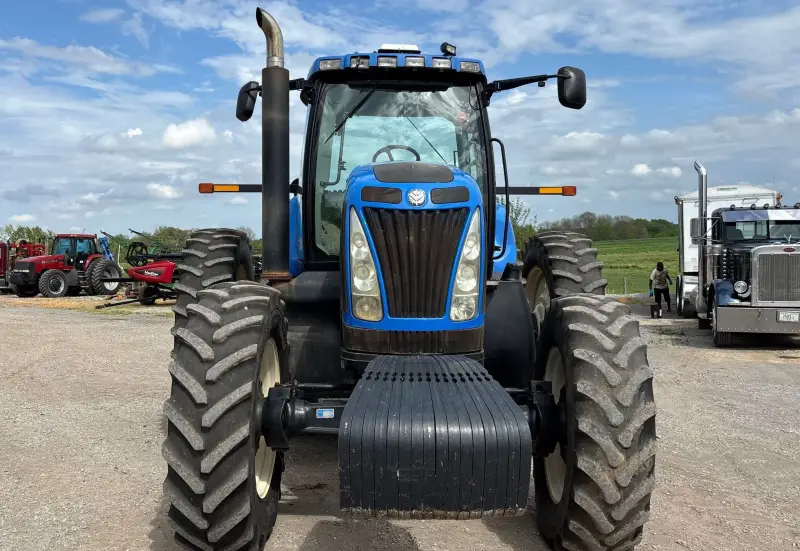 2011 New Holland T8030 photo 2