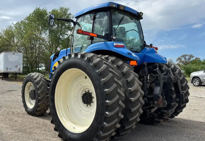 2011 New Holland T8030 photo 7