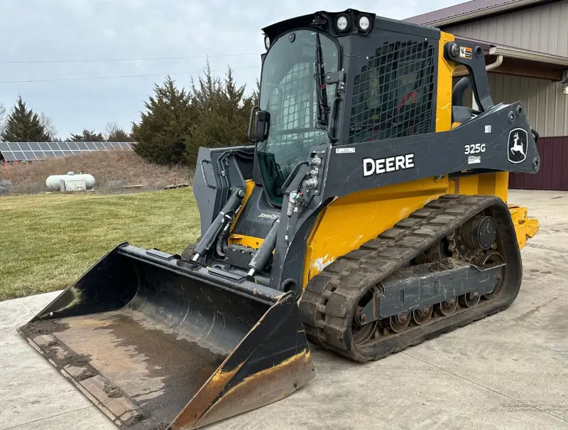 2021 John Deere 325G photo 1