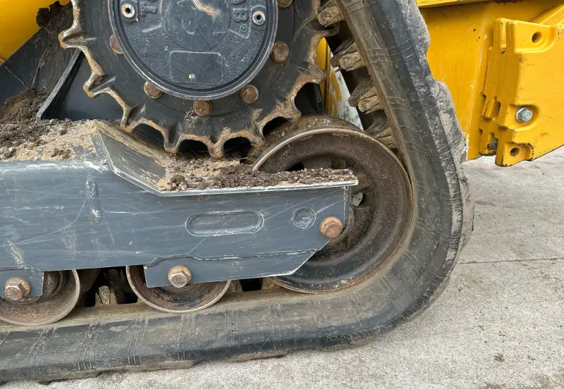 2021 John Deere 325G photo 47