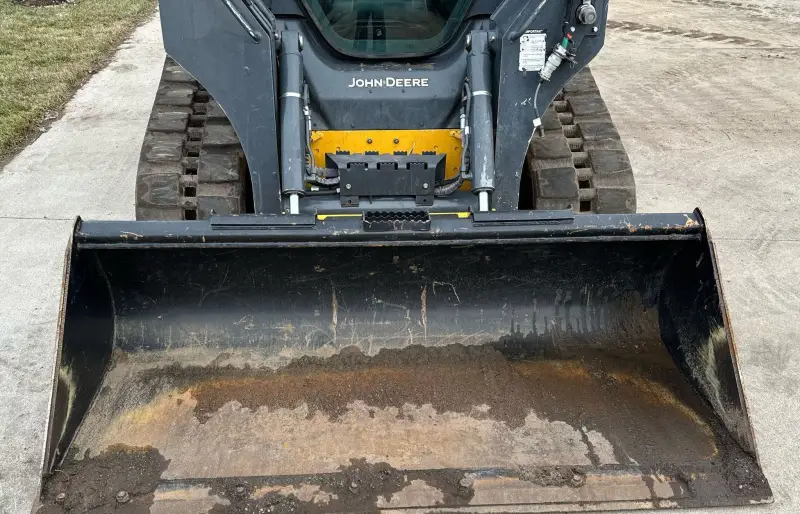 2021 John Deere 325G photo 12