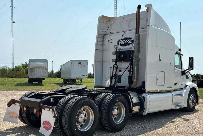 2015 Peterbilt 579 photo 5