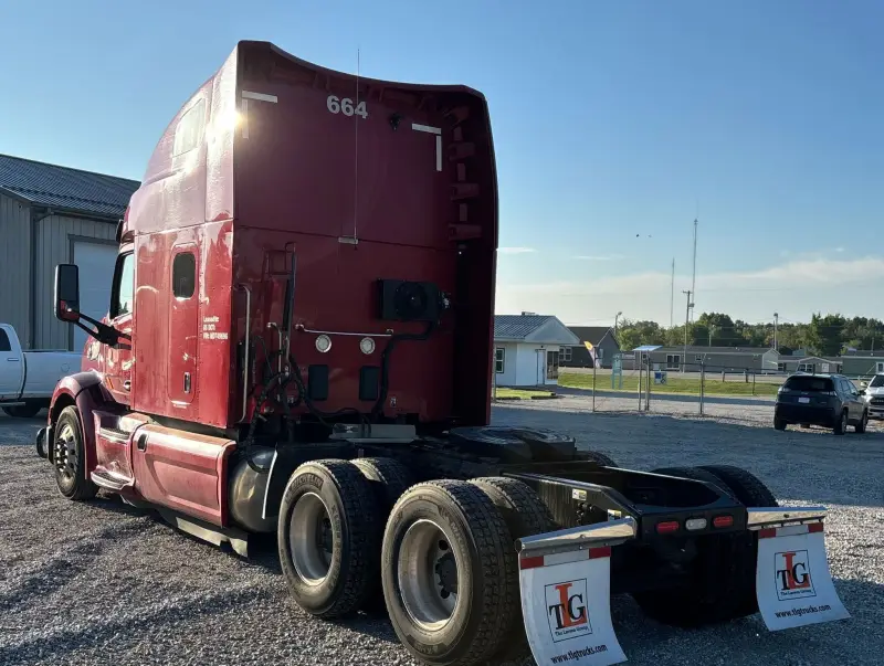 2021 Peterbilt 579 photo 7