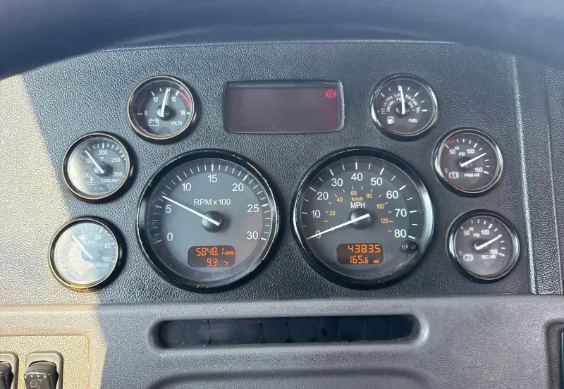 2011 Peterbilt 386 photo 50
