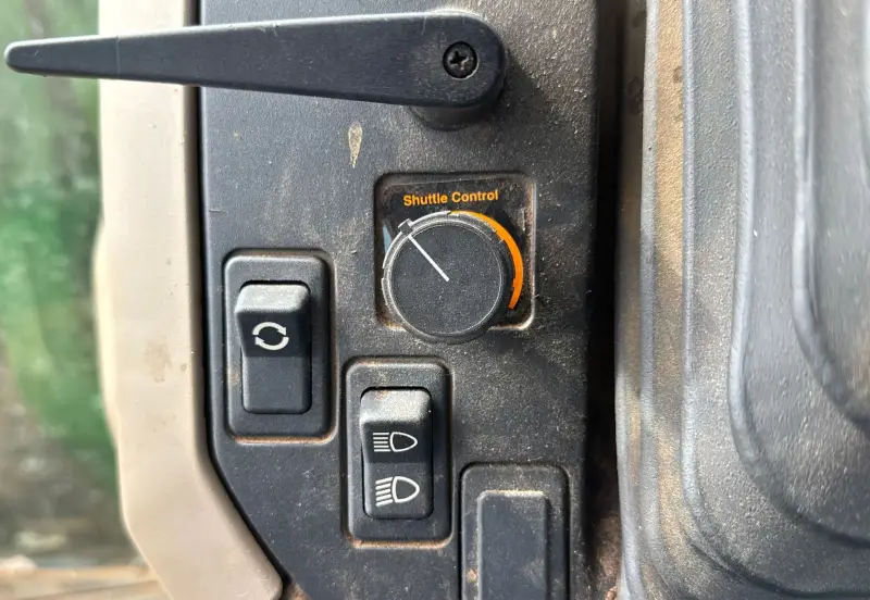 2013 John Deere 6115D photo 43
