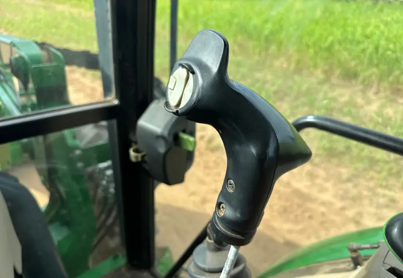 2013 John Deere 6115D photo 48