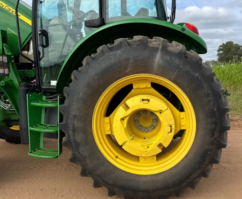 2013 John Deere 6115D photo 71