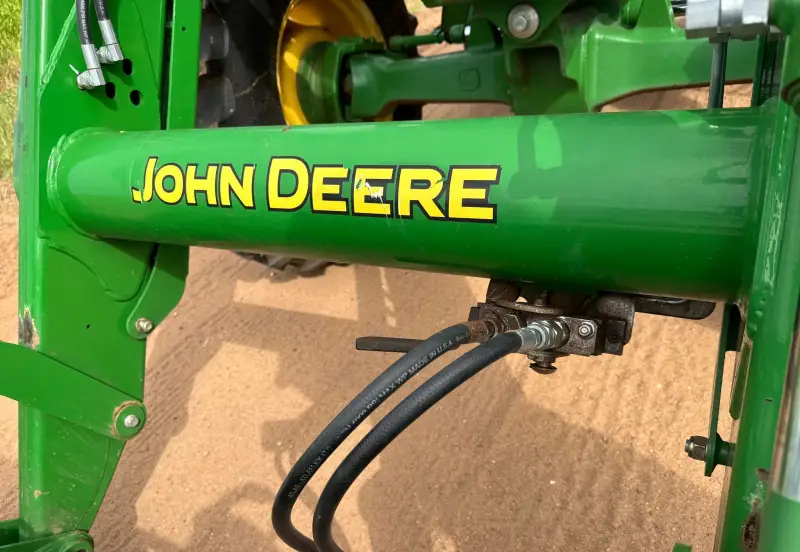 2013 John Deere 6115D photo 13