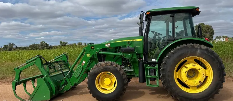 2013 John Deere 6115D photo 8