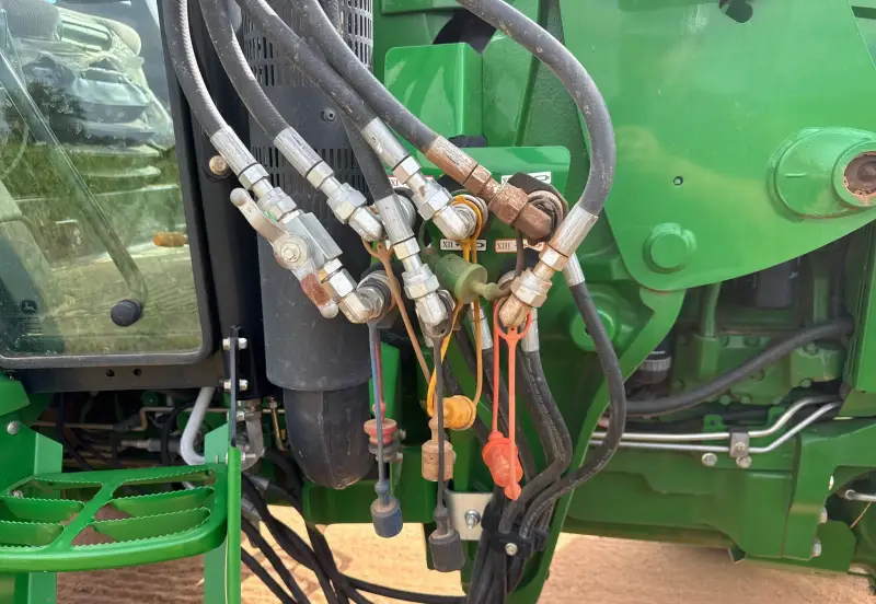 2013 John Deere 6115D photo 23