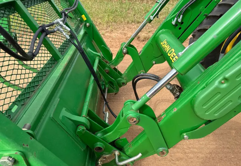 2013 John Deere 6115D photo 12