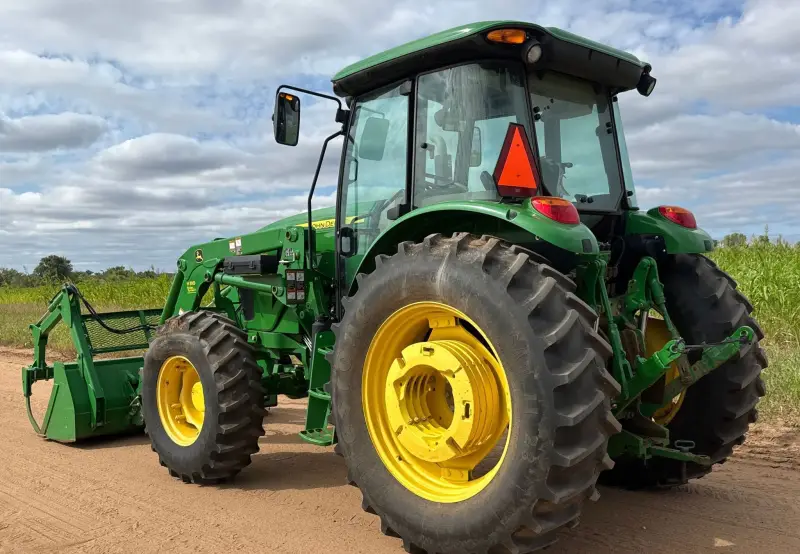 2013 John Deere 6115D photo 7