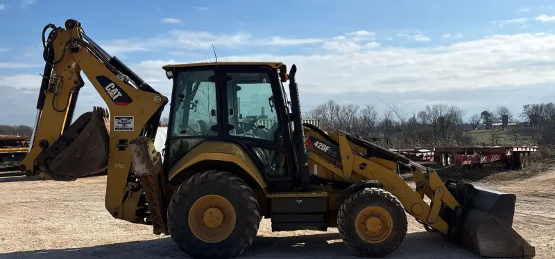 2015 Caterpillar 420F2 IT photo 4