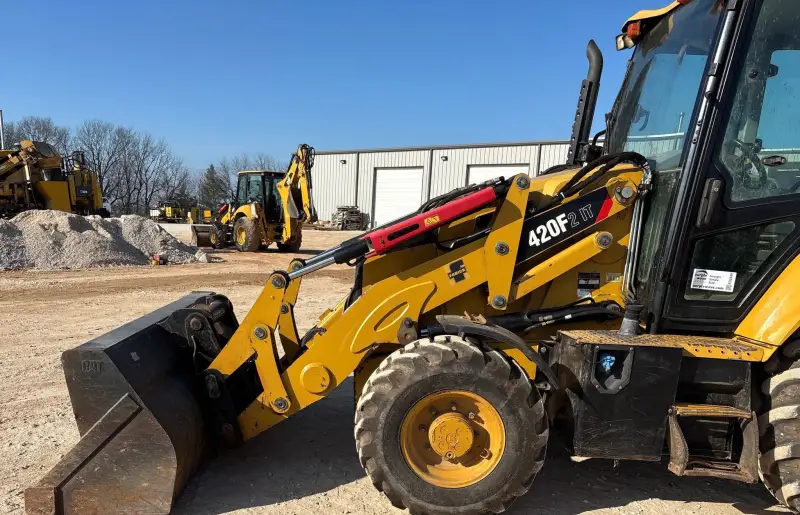 2015 Caterpillar 420F2 IT photo 14
