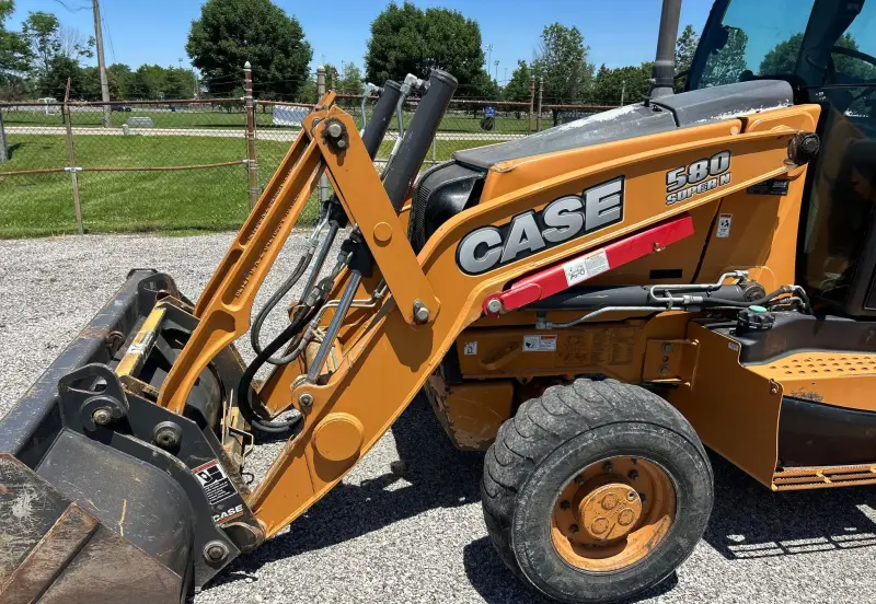 2014 Case 580 Super N photo 16