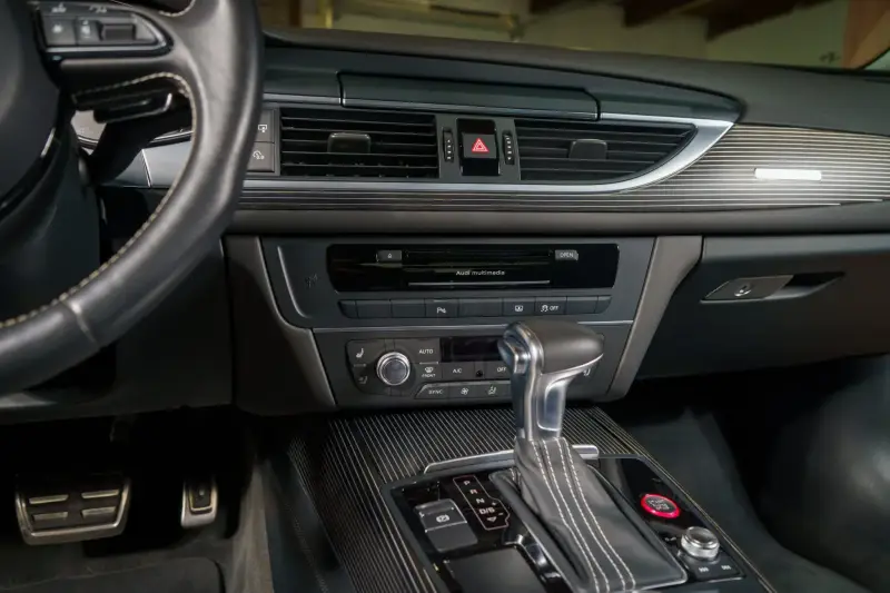 2015 Audi S6 Quattro photo 15