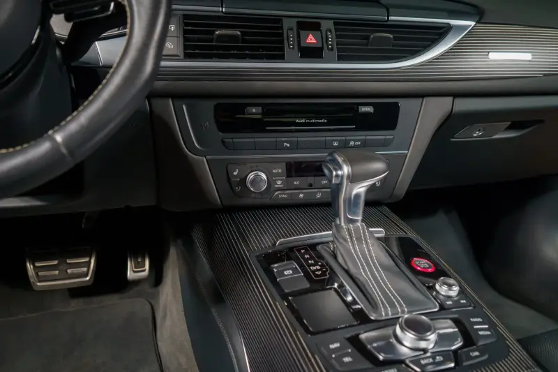 2015 Audi S6 Quattro photo 16