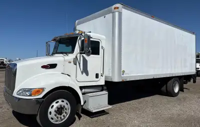 2005 Peterbilt 335
