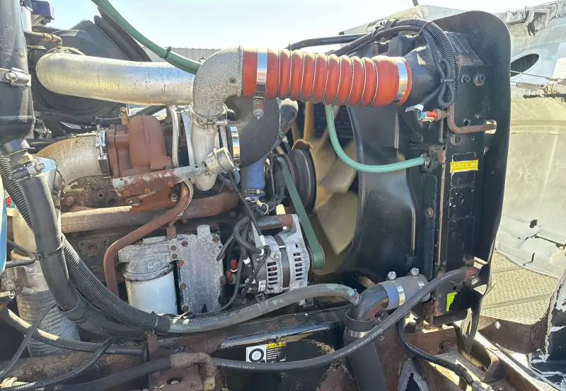 2005 Peterbilt 335 photo 68