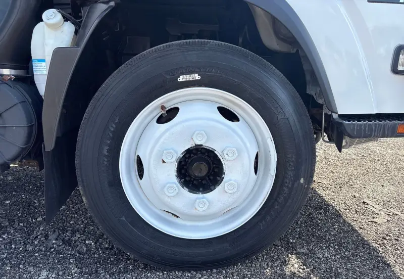 2014 Isuzu NPR HD photo 66