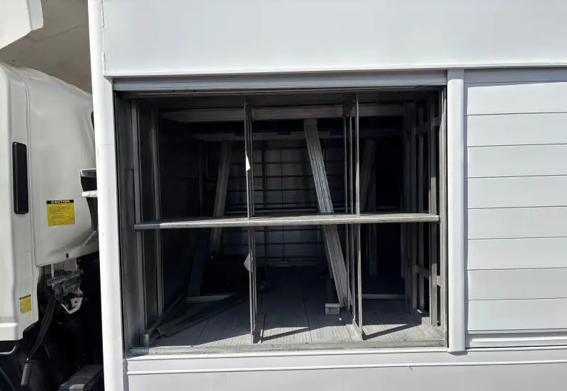 2014 Isuzu NPR HD photo 10