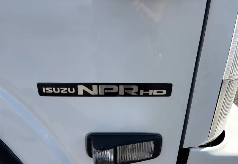 2014 Isuzu NPR HD photo 31